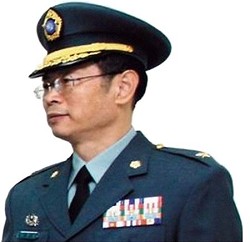 陸軍通資處少將處長羅賢哲涉共諜案曝光後,立即占據各媒體重要版面及新聞時段。 (翻攝自網路)