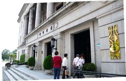 台銀先代墊政府應繳之優惠存款利息負擔,影響台銀盈餘繳庫,甚至影響台銀公司化及民營化之時程。 (攝影/林敬原)