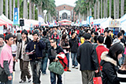 北大與香港大學積極互搶學生,台灣的大學應思考優勢何在。