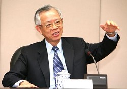 央行總裁彭淮南針對被迫更名一事,向東南亞國家央行總裁聯合會表達強烈抗議,結果卻無濟於事。 (攝影/林敬原)