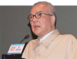 吳清友對自己的病痛看得豁然,也開始學會正面思考。